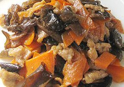 胡萝卜木耳炒肉