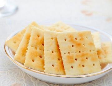 吃苏打饼干会胖吗？会长胖