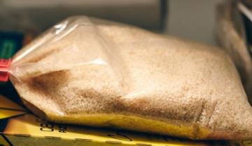 大米保存秘诀:只要一个动...