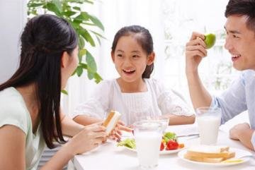 多喝水果优酪乳改善孩子胀...