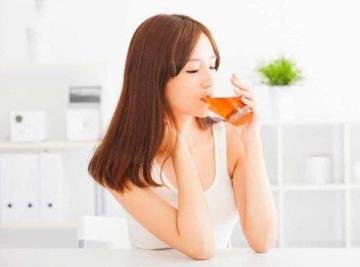 巧喝玉米须水有利去除湿消...