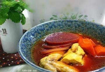 甜菜根炖鸡汤成品图