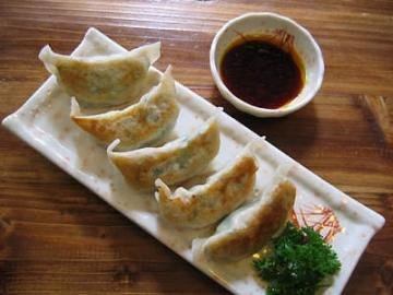 怎么样煎饺子不粘锅的三种...