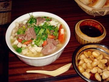 羊肉泡馍是什么地方的菜？...