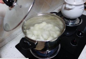 怎么煮饺子不破皮不连皮不...