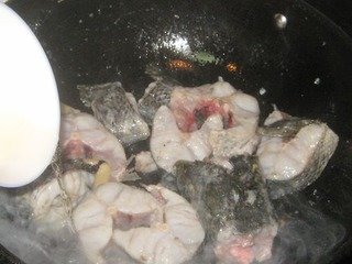 豆腐黑鱼汤的做法步骤：4