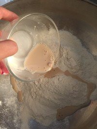 葱香油酥烧饼的做法 步骤2