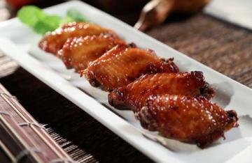 烤箱烤鸡翅怎么不粘到锡纸...