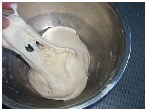 陕西羊肉泡馍的做法步骤：1