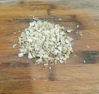 姜汁核桃炖蛋的做法 步骤1