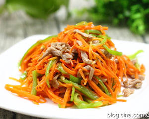 红萝卜青椒炒肉丝(保护视...