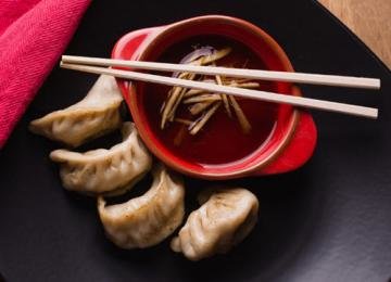 煮饺子不溢锅、不破皮、不...