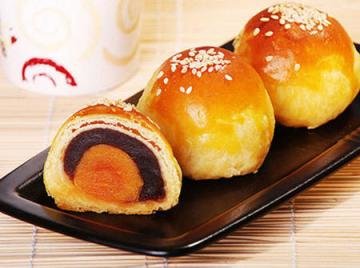蛋黄酥为什么会爆开破皮？...