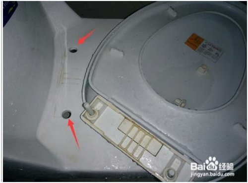 马桶盖坏了怎么换