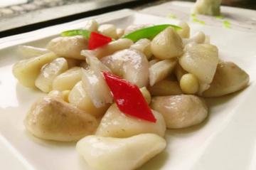 菱角和猪肉能一起吃吗？菱...