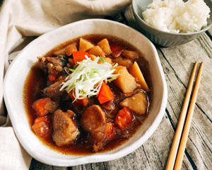 日式马铃薯炖鸡腿肉
