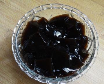 龟苓膏是什么做的？