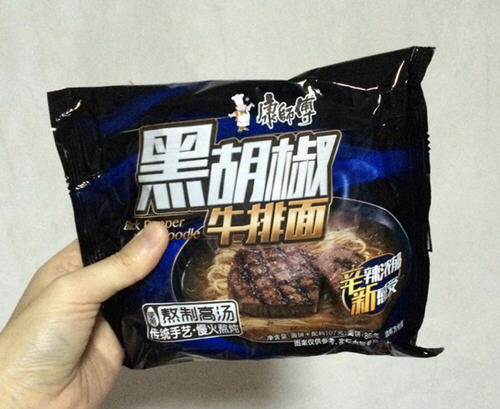 康师傅黑胡椒牛排面好吃吗？康师傅中黑胡椒牛排面味道好不好吃？1