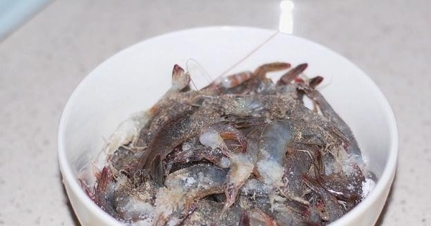 蒜蓉烤鲜基围虾1