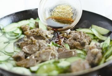 小黄瓜炒猪肝8