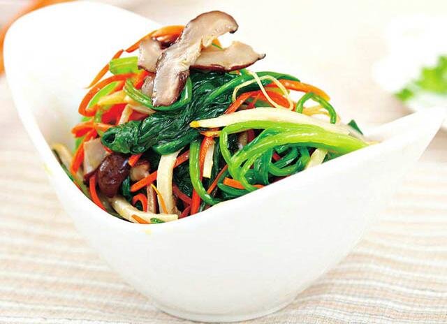 胡萝卜炒菠菜
