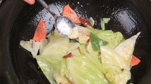 爆炒圆白菜8