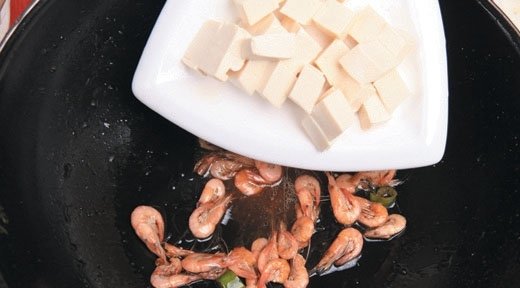 白米虾炒豆腐7