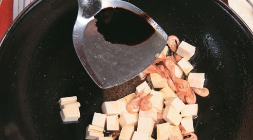 白米虾炒豆腐8