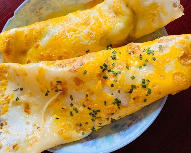 金黄的鸡蛋煎饼