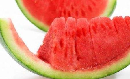 怎么用西瓜皮美容？