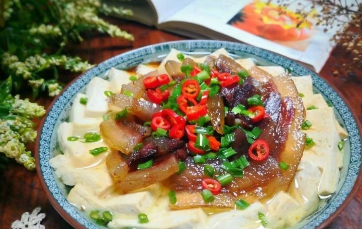 滋补又抗寒：豆腐蒸腊肉