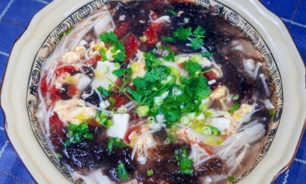 秋冬季节喝【紫菜豆腐鸡蛋...