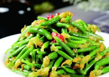 【小黄瓜炒牛肉】秋冬季节...