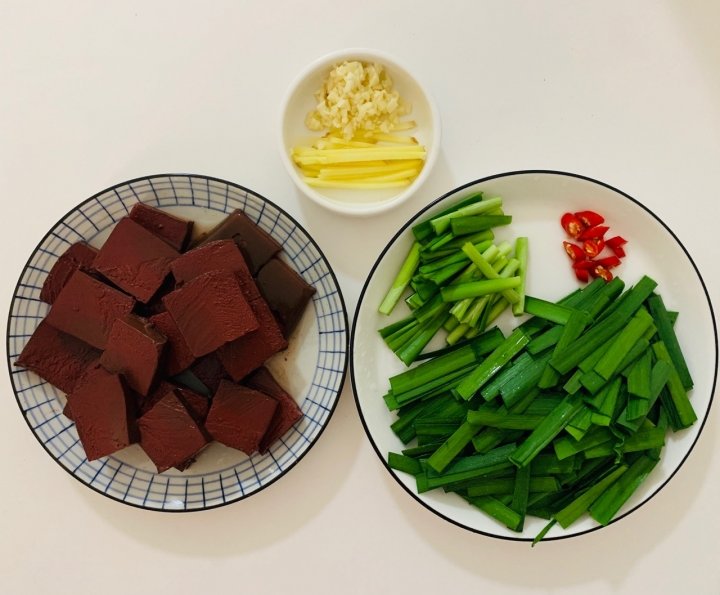 猪血它是“补血之王”，补铁是猪肉的10倍4