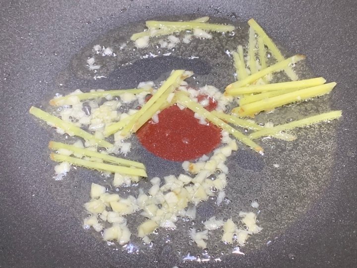 猪血它是“补血之王”，补铁是猪肉的10倍6