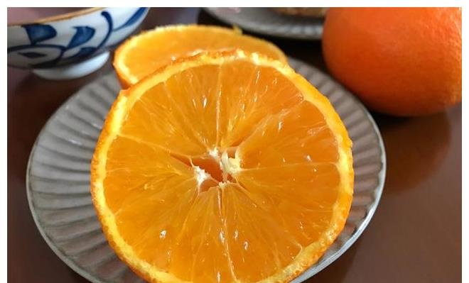 简单又不失营养的早餐：紫米红枣桂圆羹，多谷红糖面包，爱媛橙7