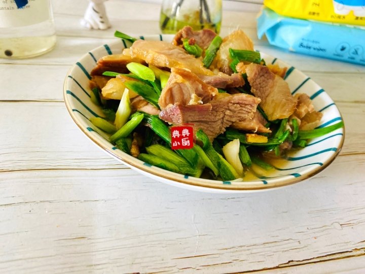 冬天最具烟火气的一道菜【大蒜炒咸肉】8