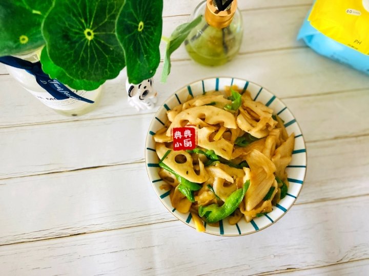 秋冬多吃经典家常菜【清炒藕片】，香脆爽口特好吃2