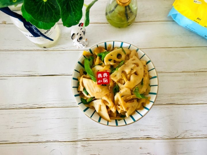 秋冬多吃经典家常菜【清炒藕片】，香脆爽口特好吃10