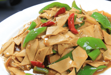 【青椒炒豆腐皮】每天一盘，补血嫩肤、纤体瘦身1