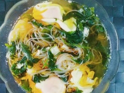 常食【青菜鸡蛋面】不感冒肠胃好，补气宜血2