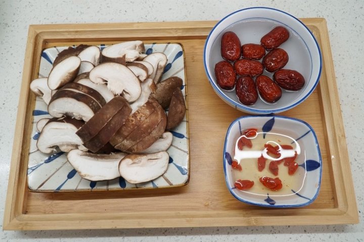 冬至后来上一碗【红枣香鸡汤】面色红润过寒冬6