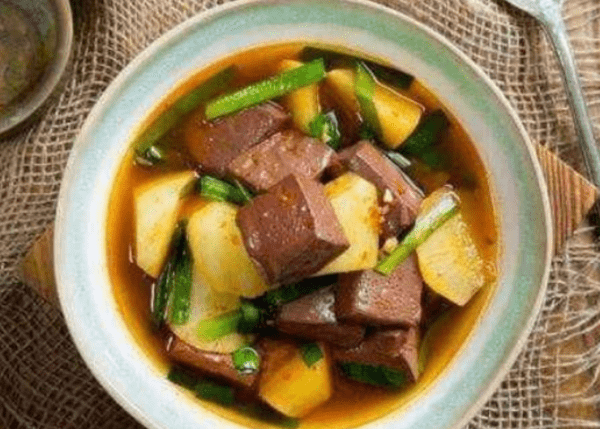 腊月煮上一碗【韭菜土豆炖...