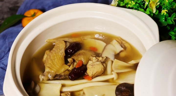 冬天来碗【鲜菇鸡汤】鲜甜...