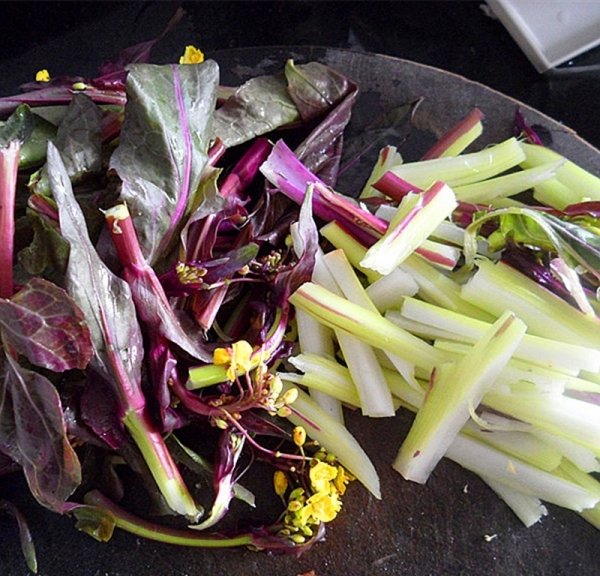 紫菜苔炒腊肉的做法-紫菜苔炒腊肉怎么做好吃3