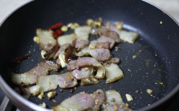 紫菜苔炒腊肉的做法-紫菜苔炒腊肉怎么做好吃4