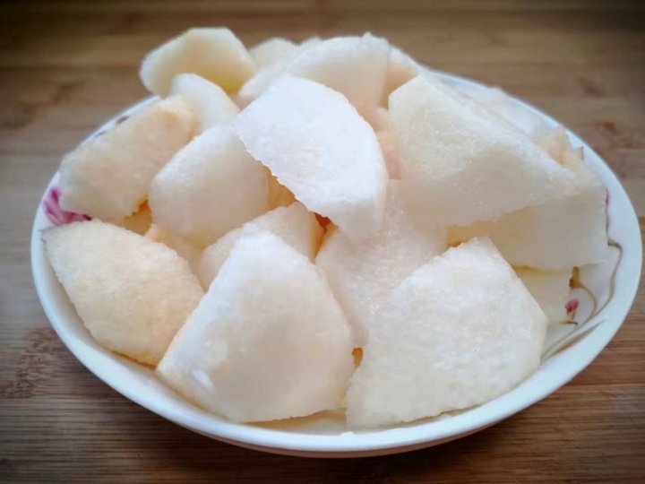 冬天干燥，多给家人喝【雪梨红薯汤】清甜润燥又好喝5
