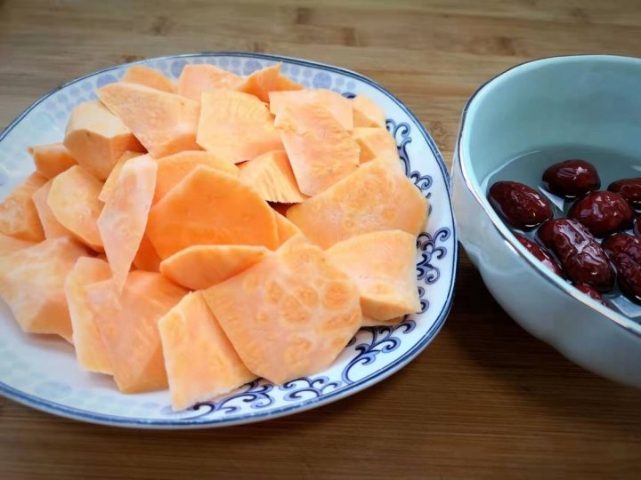 冬天干燥，多给家人喝【雪梨红薯汤】清甜润燥又好喝6
