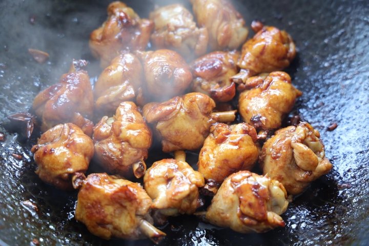 年夜饭菜谱【红烧鸡翅根】色香味俱全，简单好上手8