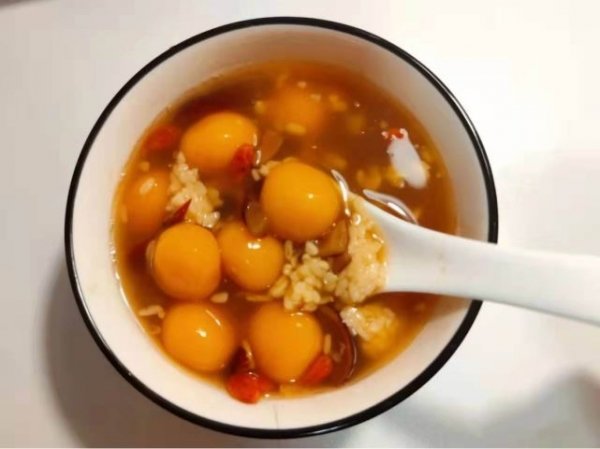 冬天，吃馒头包子不如吃【酒酿红薯糯米丸子羹】1